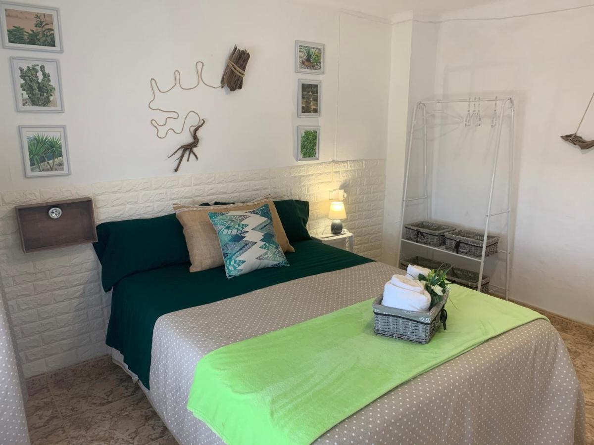 منزل الضيف ديلتيبري  في Casa Enric , Con Zona Infantil, Piscina Y Parking Privado المظهر الخارجي الصورة
