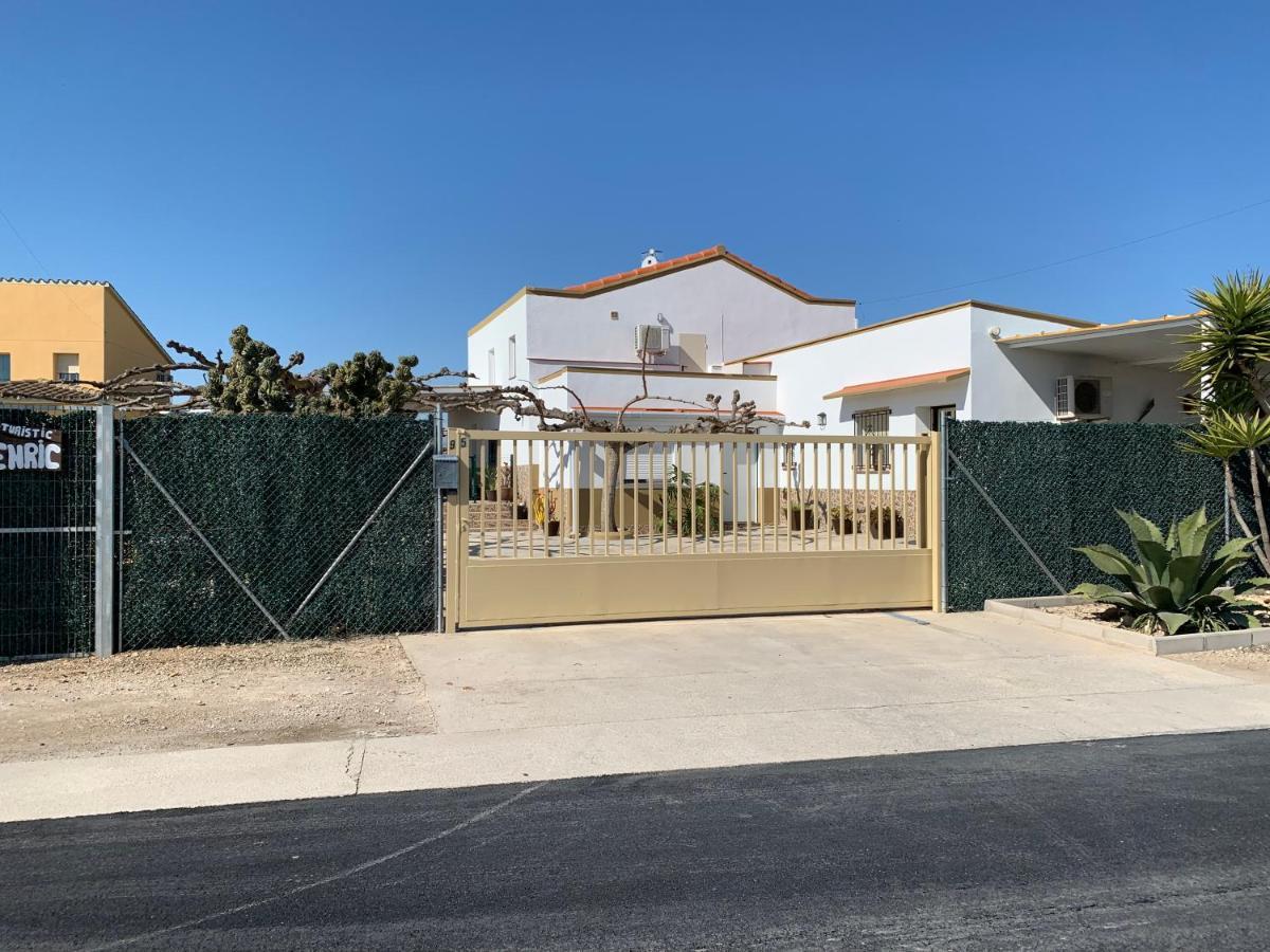 منزل الضيف ديلتيبري  في Casa Enric , Con Zona Infantil, Piscina Y Parking Privado المظهر الخارجي الصورة