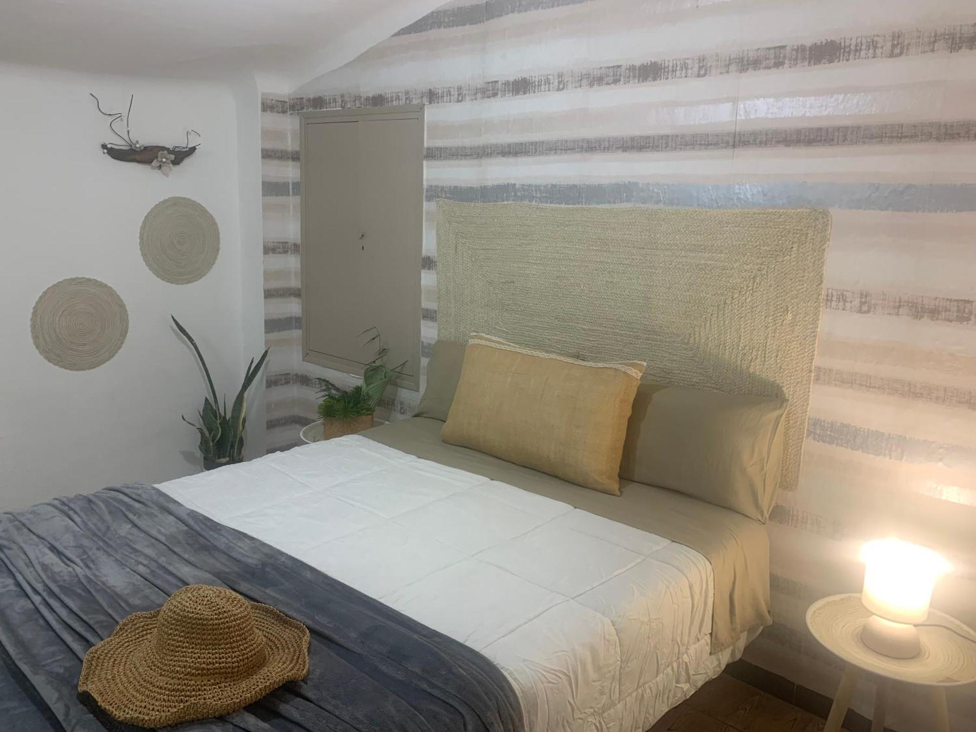 منزل الضيف ديلتيبري  في Casa Enric , Con Zona Infantil, Piscina Y Parking Privado المظهر الخارجي الصورة